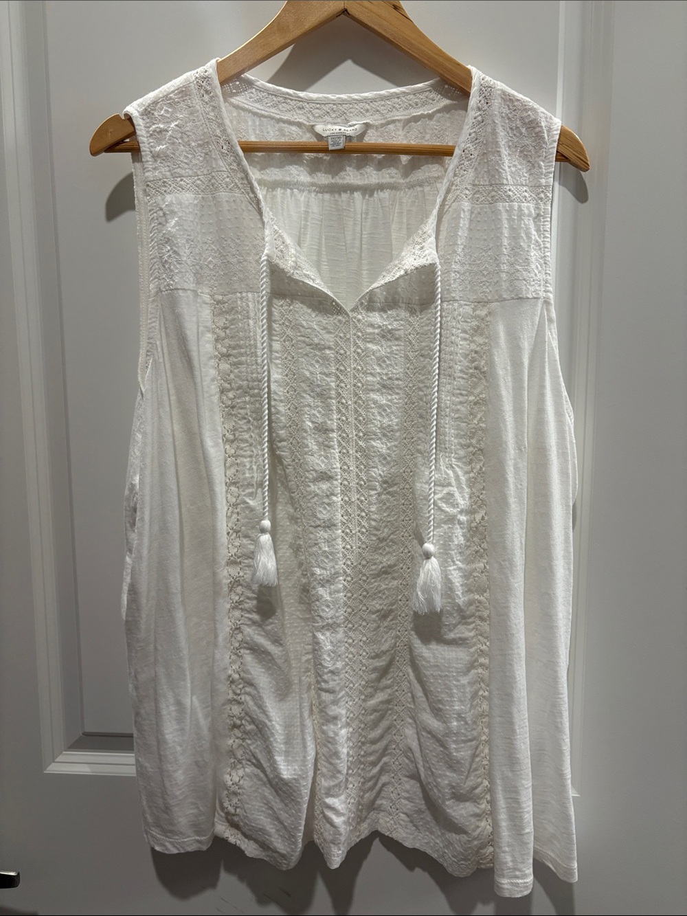 Lucky Brand White Sleeveless Lace-Tassel Tunic